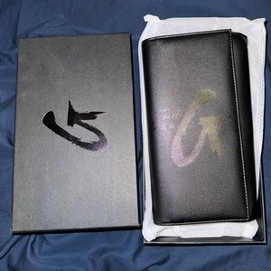 Travel Wallet by Glamaholic Lifestyle